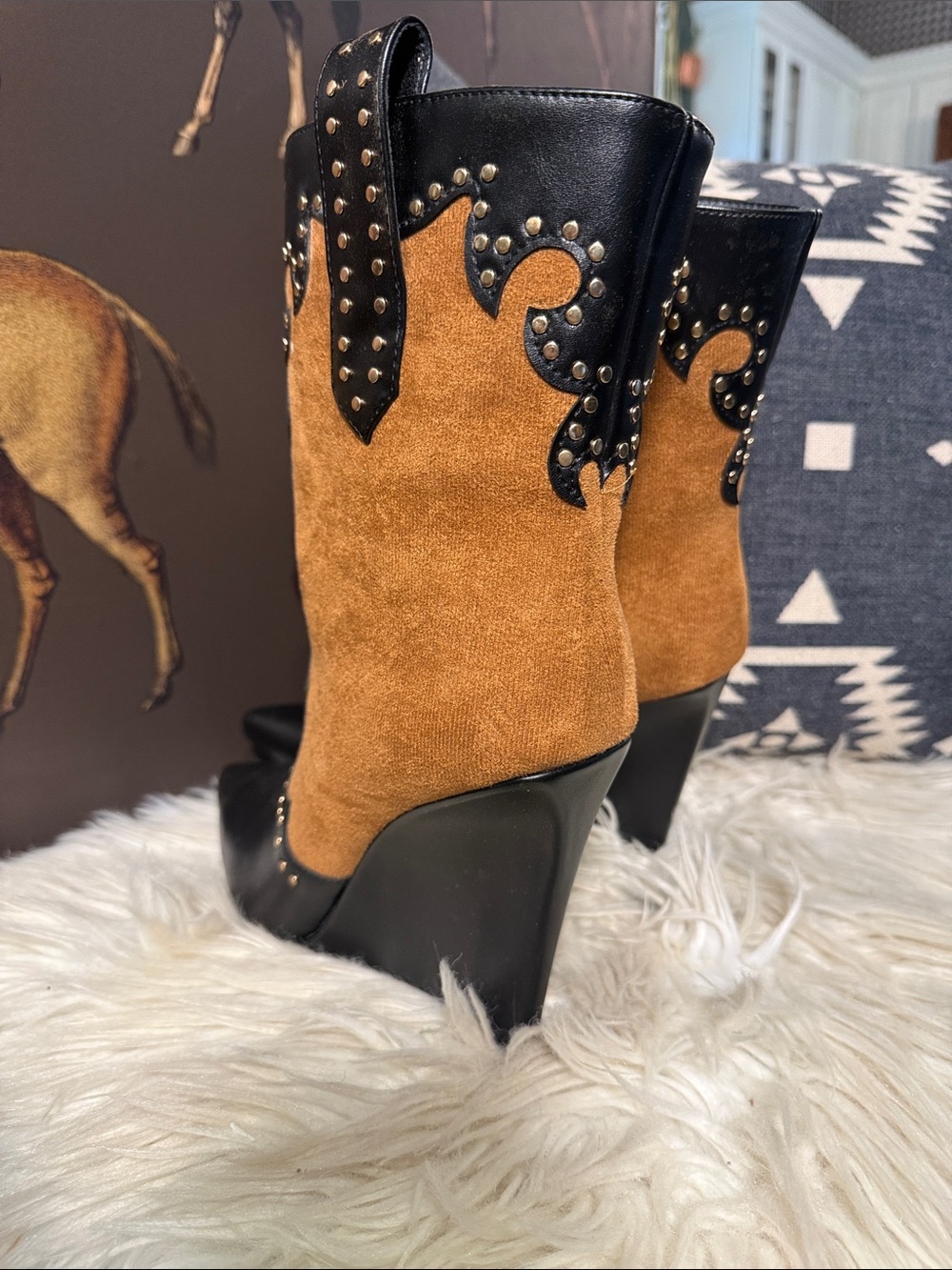Brown suade and black leather boots - Picture 3 of 3